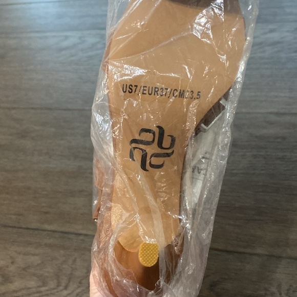 NWT BURJU Zoe True Nude shade 6 Classic Strappy Heeled Sandals | size 7 - Picture 9 of 10